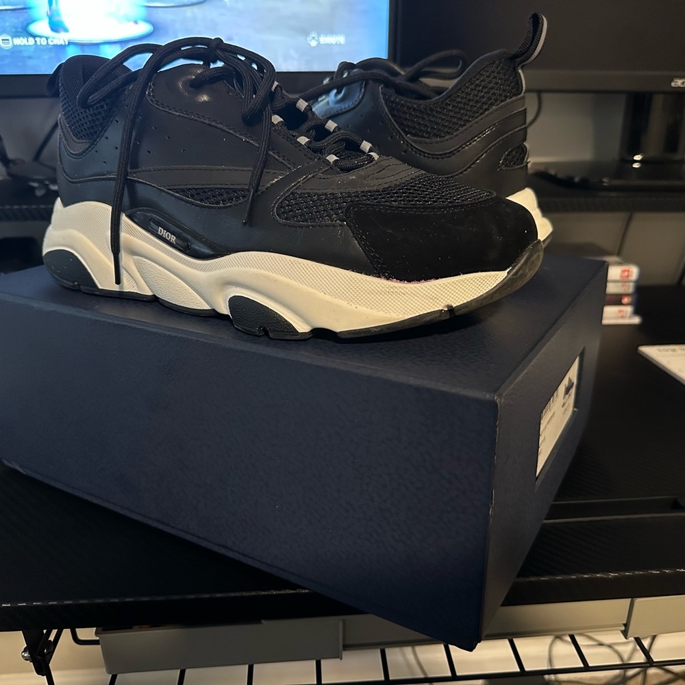 Dior Sneaker - Picture 2 of 8
